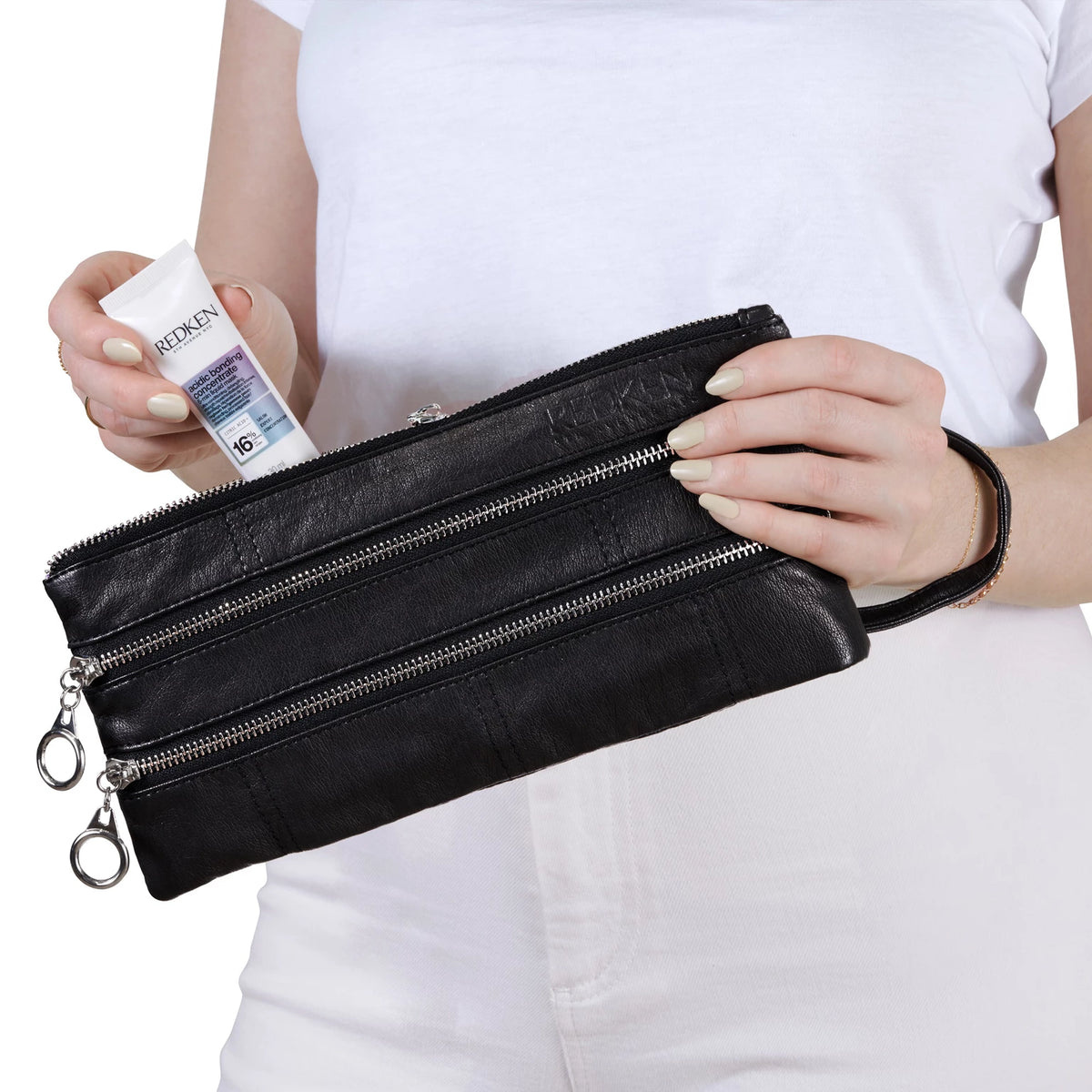 Redken Black Wristlet Bag - US 3031